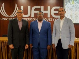 Gobierno e instituciones privadas impulsan creación de la Bolsa de Carbono Azul en RD