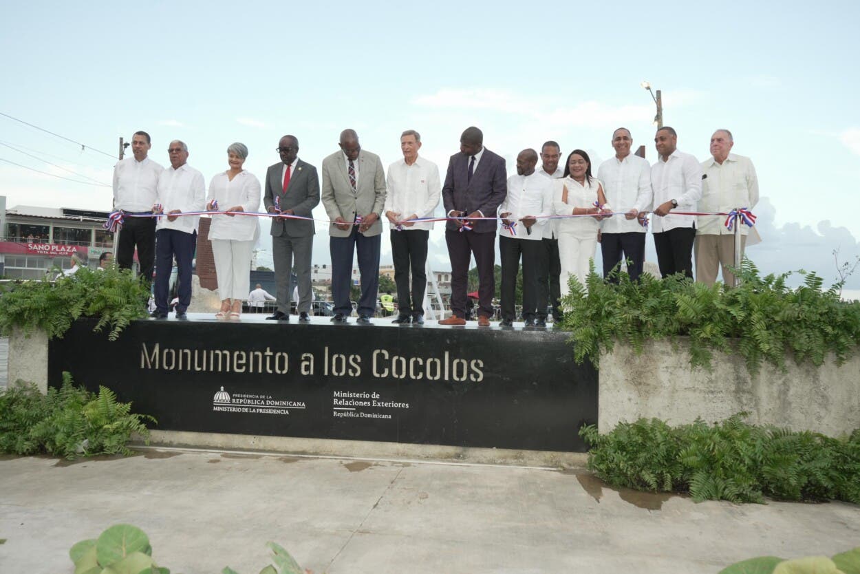 Mirex inaugura Monumento a Los Cocolos en San Pedro de Macorís