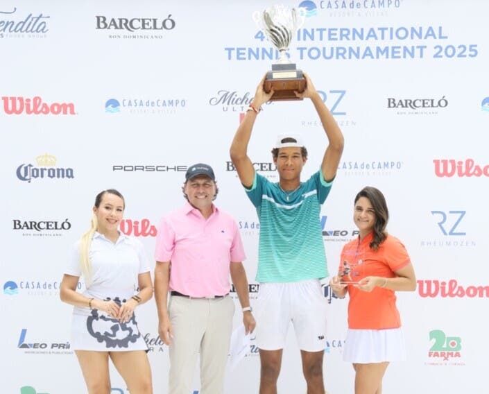 Enmanuel Muñoz Veras conquista Torneo Internacional de Tenis de Campo 2025