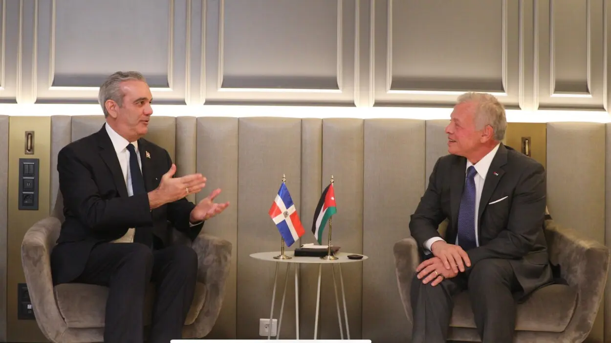 Abinader y el Rey de Jordania sostienen reunión bilateral