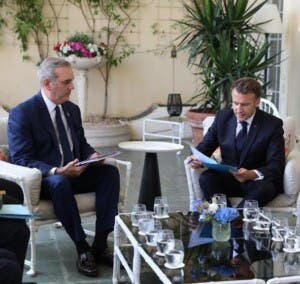 Macron dispuesto a financiar el tren metropolitano de Santo Domingo