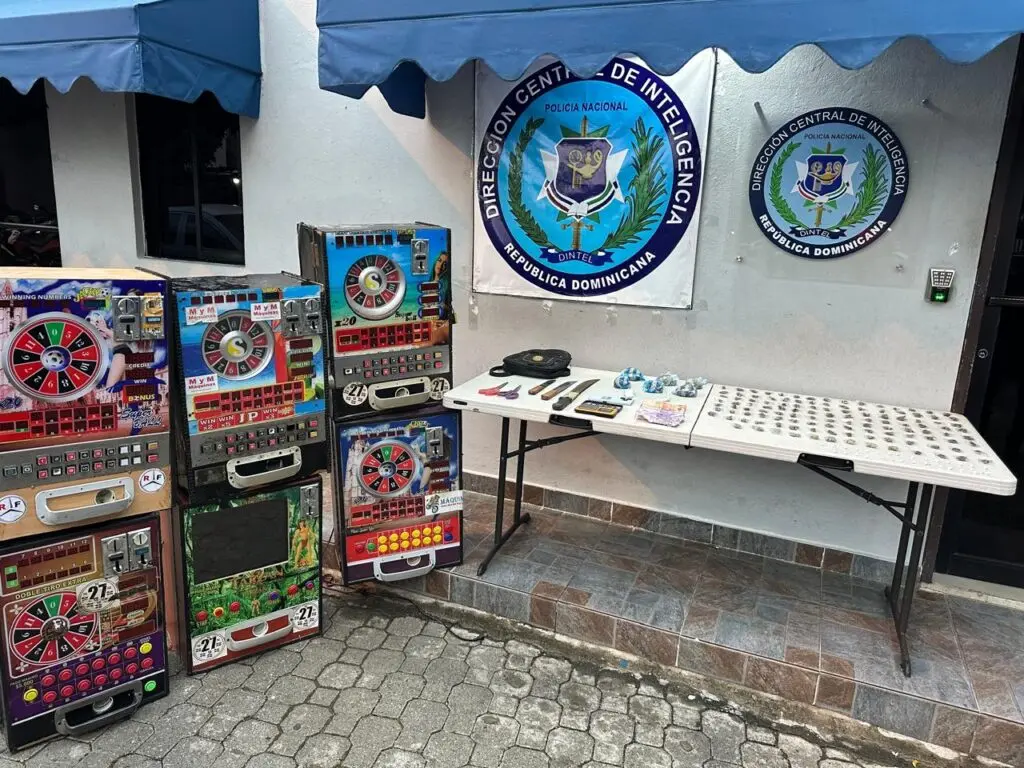 Decomisan armas y drogas en operativos