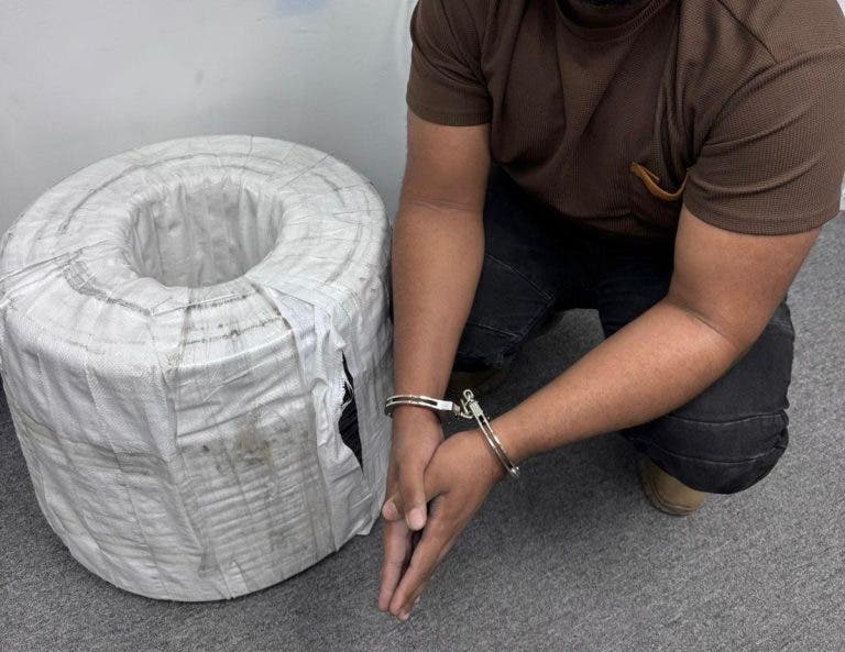 PN arresta a hombre por robo de cables eléctricos propiedad de Edeeste
