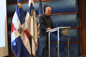 Debaten en Iglobal impacto político y ambiental de la Ley de Agua en RD