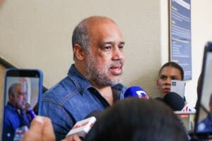 Abogado de Antonio Espaillat pide respeto en audiencia coerción