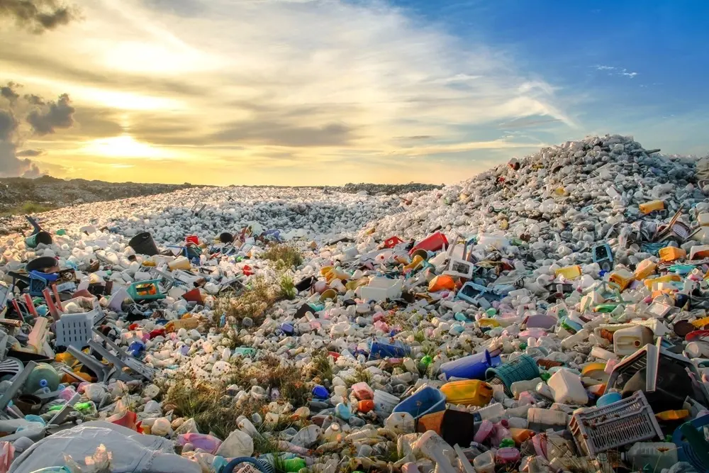 El mundo genera cada año 400 millones de toneladas de plástico y recicla menos de un 10 %
