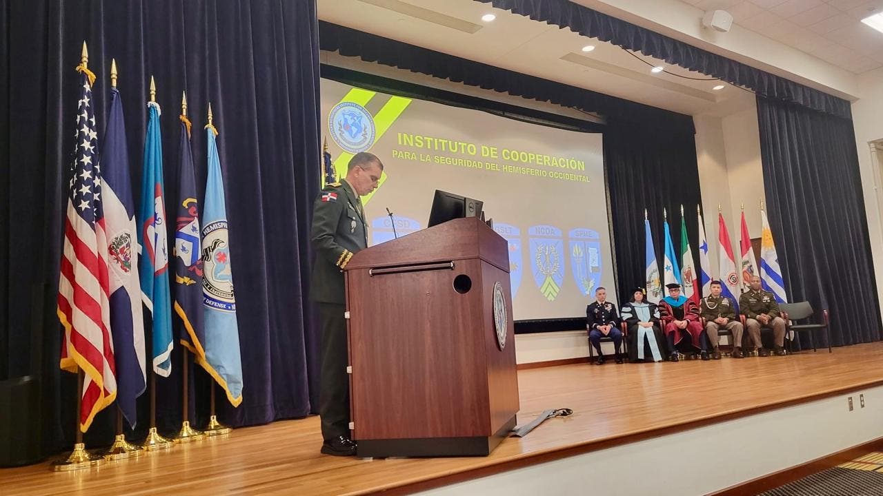 Jefe del Ejército se reúne con autoridades de seguridad hemisférica