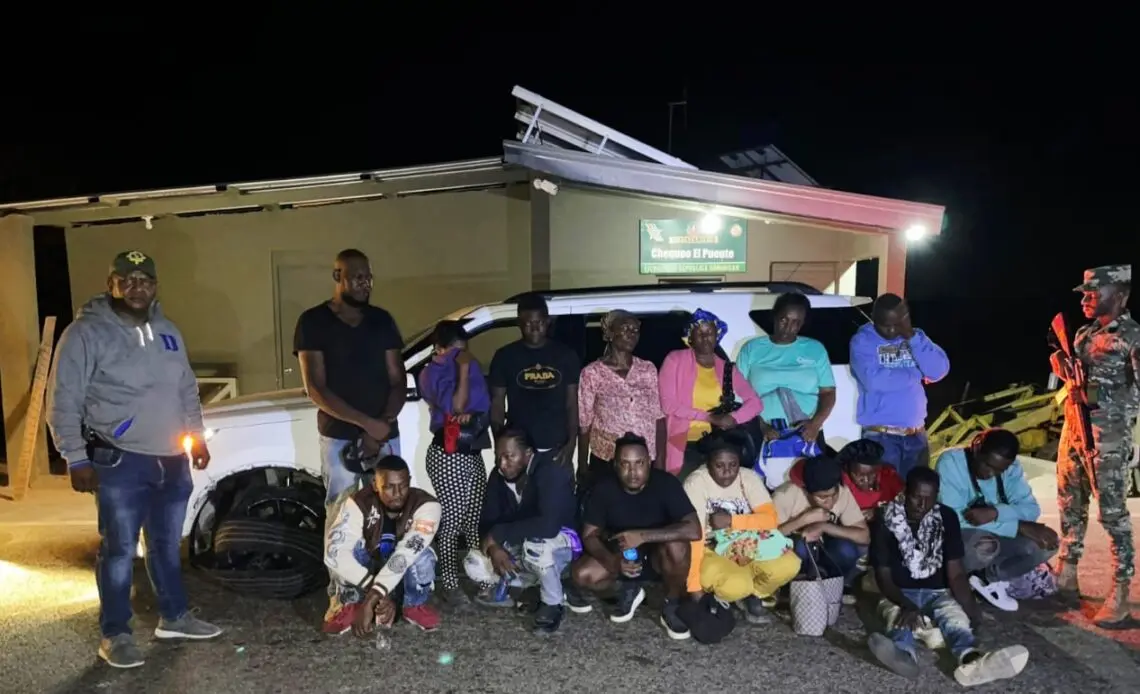 ¡Otra vez! Cae otro grupo de haitianos ilegales en Montecristi