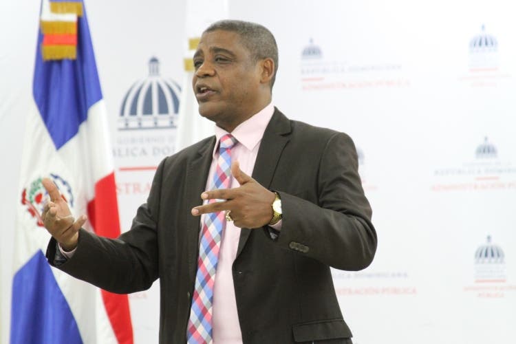 Implementan programa para mejorar habilidades servidores del Estado