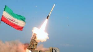 Ataque de Irán a base en Qatar desata alarma mundial