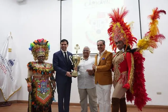 Ministerio de Cultura entrega Premios Anuales de Carnaval