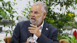 Superintendente alerta sobre distorsión que encarece servicios de salud