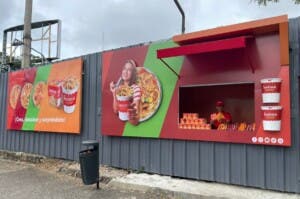 Issima transforma la experiencia urbana con una activación masiva de sopas gratuitas