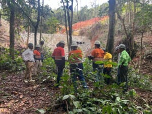 Barrick Pueblo Viejo refuerza medidas de control de erosión y sedimentos en El Naranjo