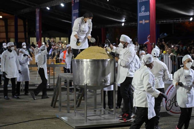 Récord Guinness: Santiago prepara el mofongo más grande del planeta