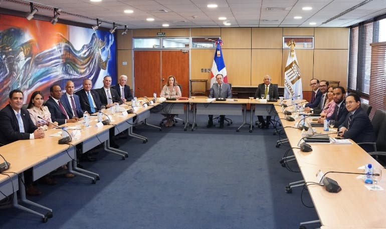 Gobernador Banco Central se reúne con directiva ASIEX