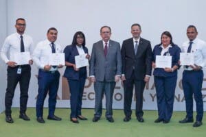 Banco Central concluye XI diplomado para personal entidad