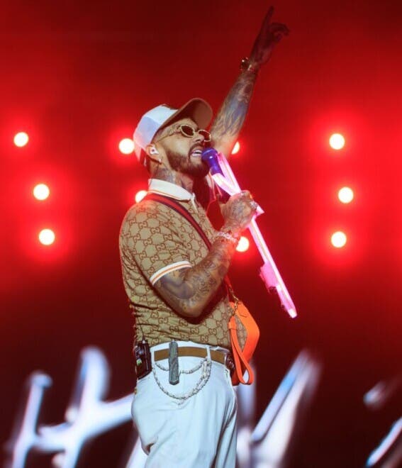 Una noche de trap y reguetón: Anuell AA brilla en su primer show en solitario en RD
