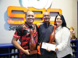 Pareja Abundio campeón justa boliche de Padres