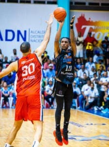 Jassel y Manito montan show con tiros de tres