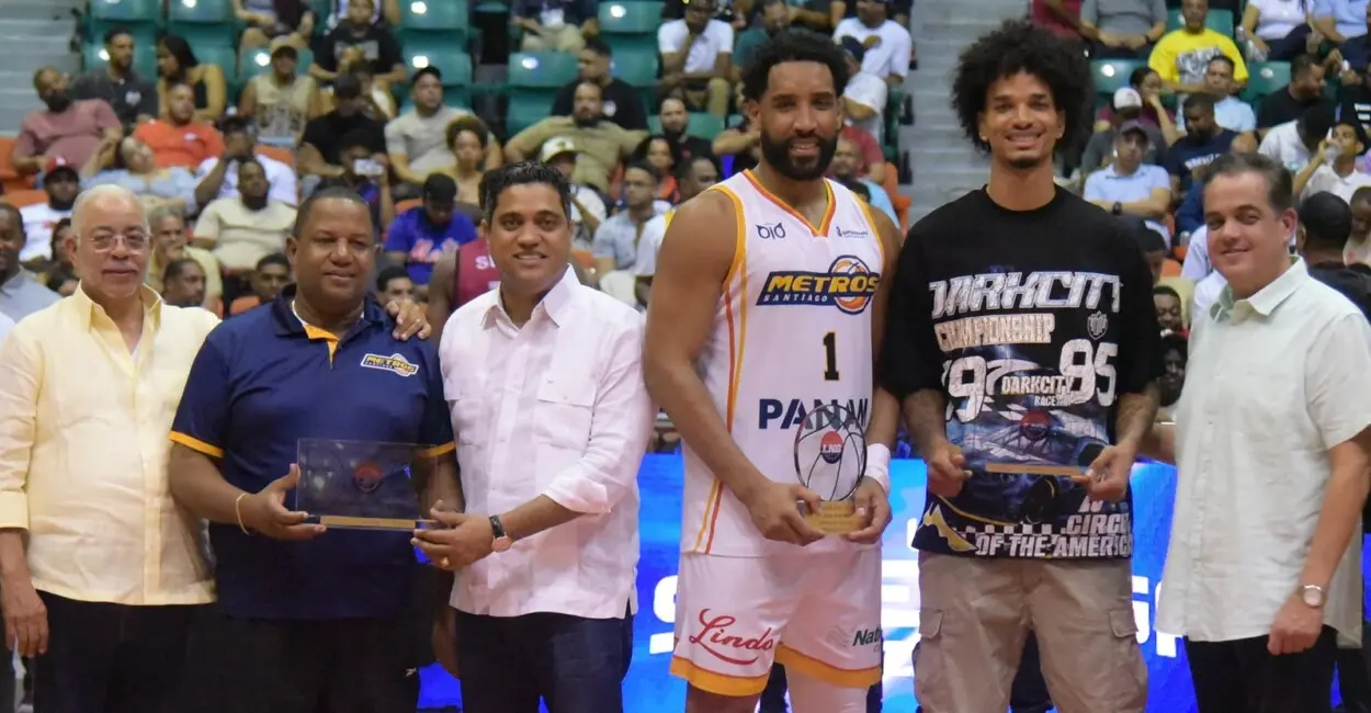 Guerrero y Melvyn Realzan temporada de Metros con premios LNB