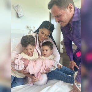 Francisca comparte tierno momento: hermanos conocen a Raffaella