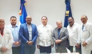 Médicos recibirán 10% de aumento tras acuerdo del CMD con el SNS
