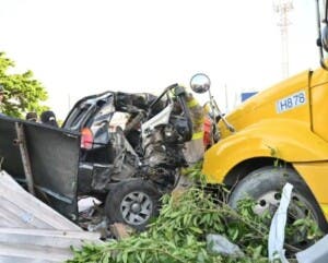 Una niña muere en choque autopista