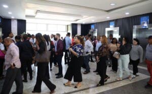 Oficinas públicas no aplican nuevo horario