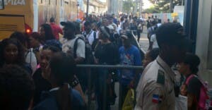 Odisea del transporte: Experiencia de los pasajeros del Metro cerrado