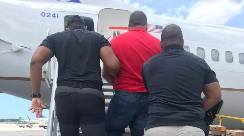 Extraditan dominicano acusado de homicidio en EEUU