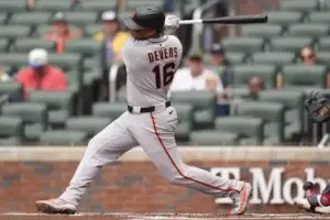 Rafael Devers carga a San Francisco con 2 HR contra Atlanta