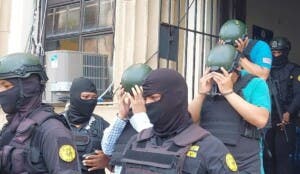 Acusaciones de sobornos en seguridad: ¿Dónde están los titulares de las instituciones estatales?