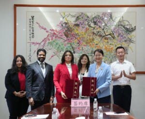 Fundación y Comercio Exterior de Shandong firman acuerdo cooperación