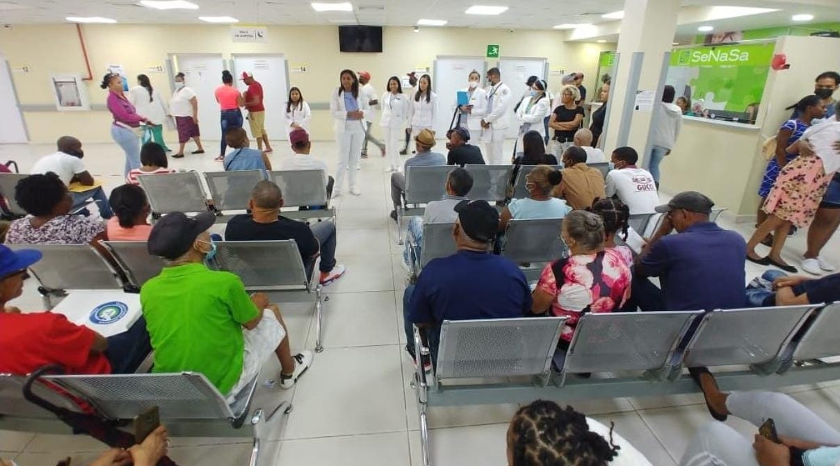 Garantizan servicios a afiliados al Senasa