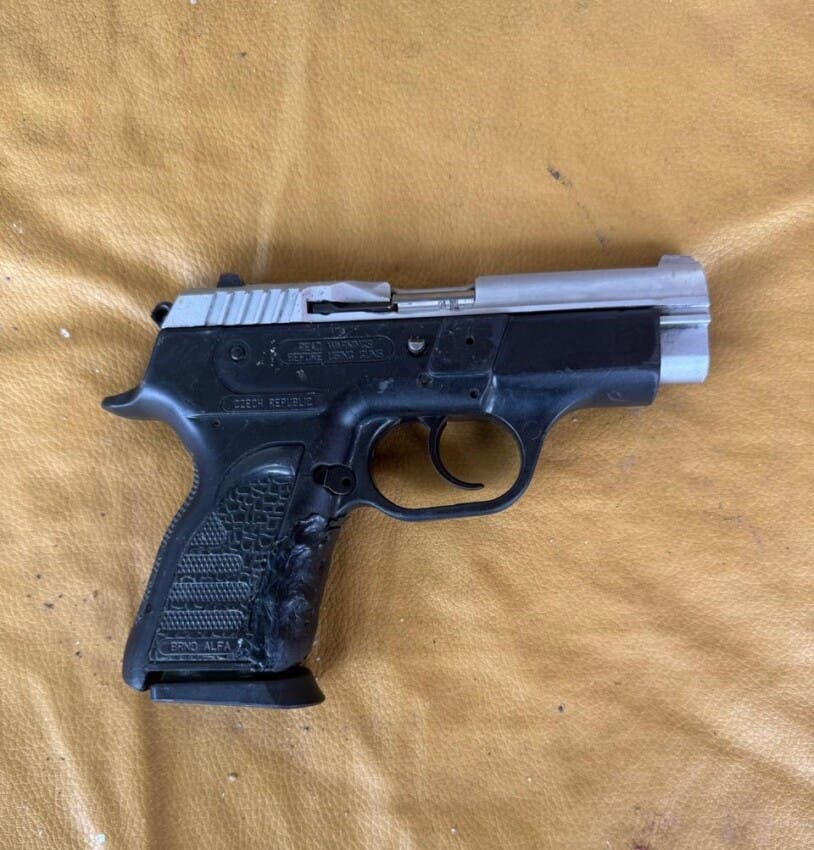 Arma ocupada por la Policía a José Miguel González (El Gato), abatido este martes por una patrulla del Dicrim en Villa Altagracia.