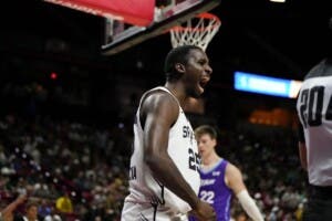 El dominicano David Jones-García firma con San Antonio Spurs tras gran actuación