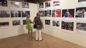 Santiago acoge exposición permanente de 85 fotos históricas de la Agencia EFE