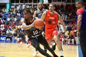 Titanes se colocan a un partido de la final LNB