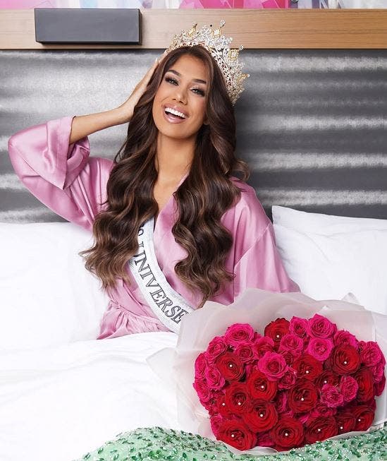 Lina Luaces, hija de Lili Estefan, es coronada Miss Universo Cuba 2025