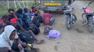 Cae dominicano transportando ilegales; otros 41 haitianos detenidos en operativos del ERD