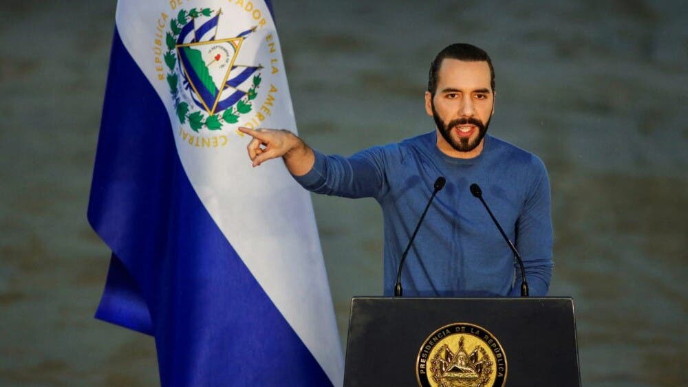 Diputados oficialistas impulsan reelección presidencial indefinida en El Salvador