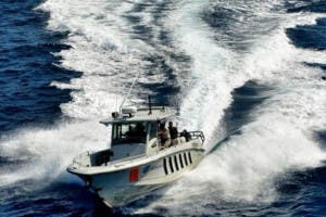 Continúa búsqueda de desaparecidos tras naufragio de barco con migrantes 