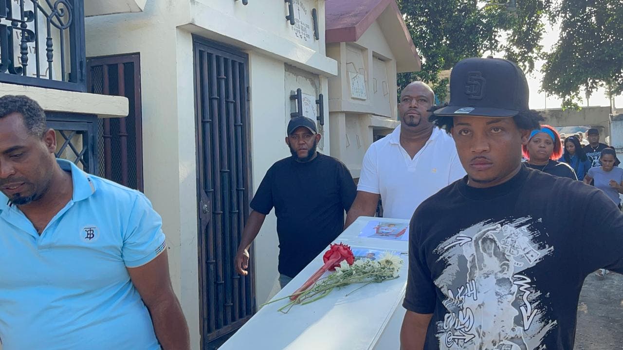Dolor en Don Pedro: entierro de familia fallecida en incendio moviliza a toda la comunidad