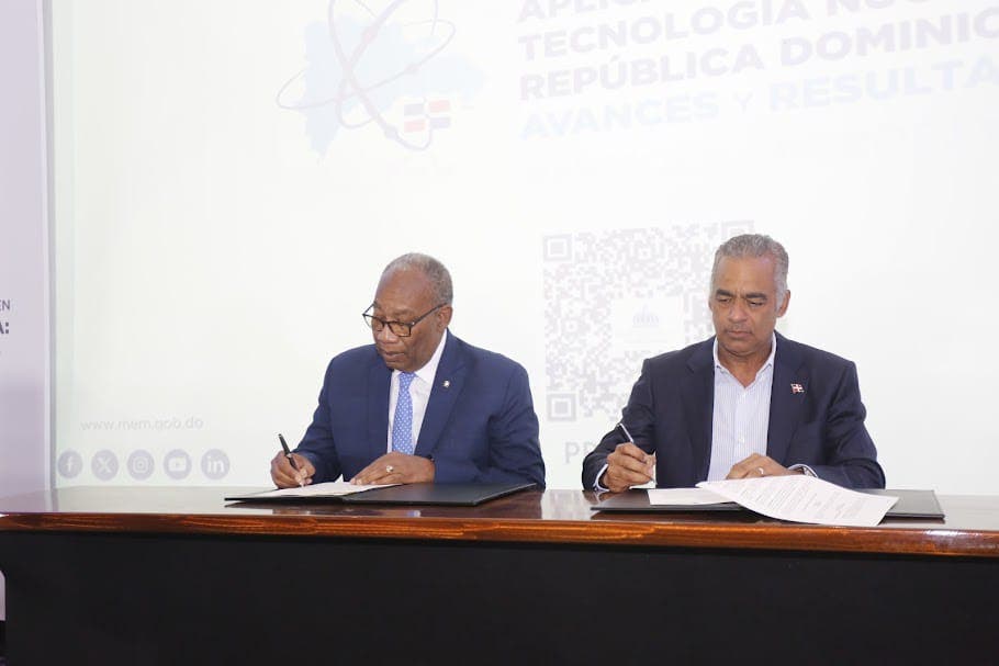 Firman alianza para formar profesionales en energías del futuro y minería responsable