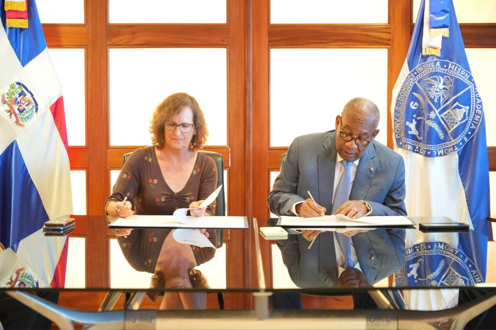UASD firma acuerdo con Universidad de Massachusetts para cooperación académica y científica