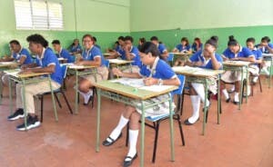 Más de 88,000 estudiantes dominicanos superan las Pruebas Nacionales