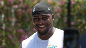 El dominicano Bayron Matos de los Dolphins regresa tras grave lesión