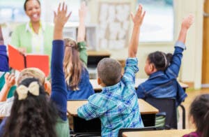 Inicia el año escolar con la misma incertidumbre