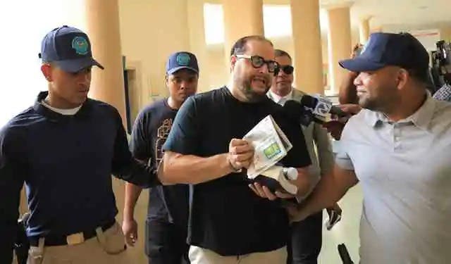 Jiménez ha manifestado que ignora la razón de su detención. Asegura que el chaleco antibalas encontrado en su posesión era parte de su trabajo como director de operaciones de la empresa Aurix, que tenía un contrato con el Ministerio de Defensa. 